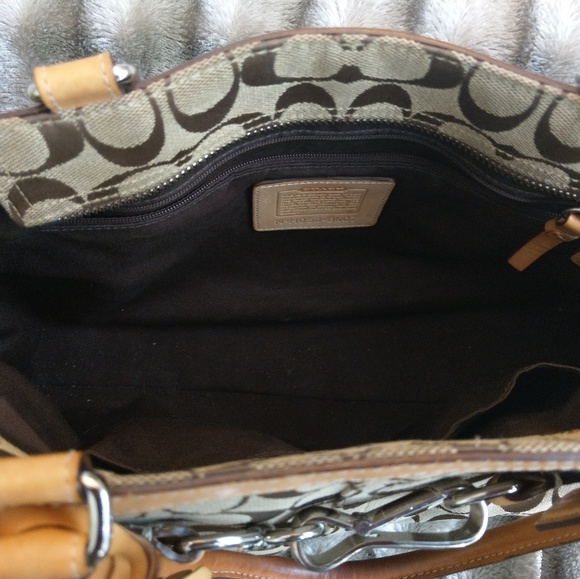 Authentic Coach signature satchel purse - Picture 4 of 8